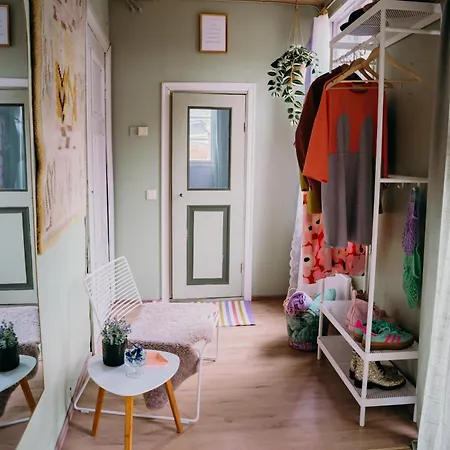 Dom wakacyjny Idyllinen Huvikumpu Vanhan Rauman Ytimessae, In The Heart Of Old *