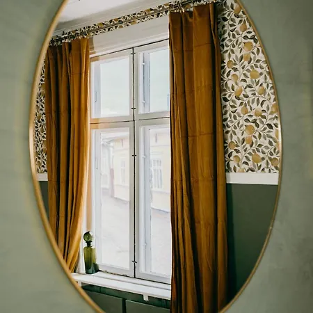 Idyllinen Huvikumpu Vanhan Rauman Ytimessae, In The Heart Of Old *