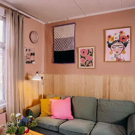 Idyllinen Huvikumpu Vanhan Rauman Ytimessae, In The Heart Of Old Rauma