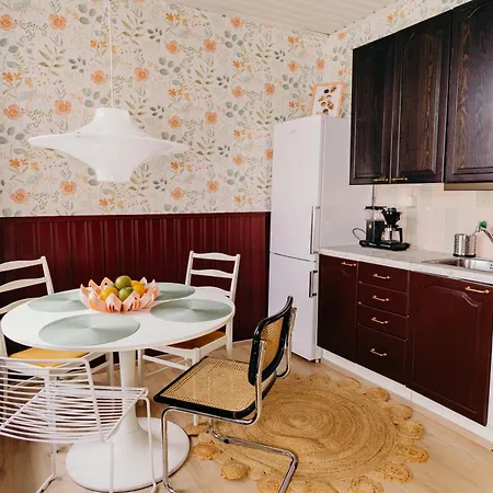 Idyllinen Huvikumpu Vanhan Rauman Ytimessae, In The Heart Of Old