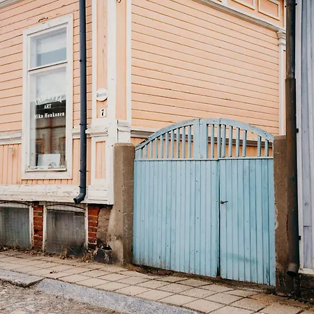 Idyllinen Huvikumpu Vanhan Rauman Ytimessae, In The Heart Of Old *