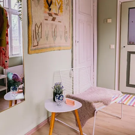 Idyllinen Huvikumpu Vanhan Rauman Ytimessae, In The Heart Of Old Rauma